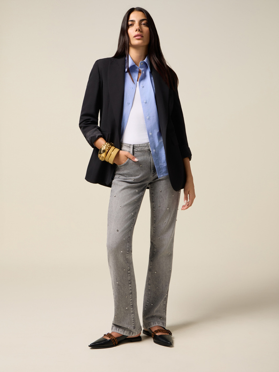 Jeans regular con castoni