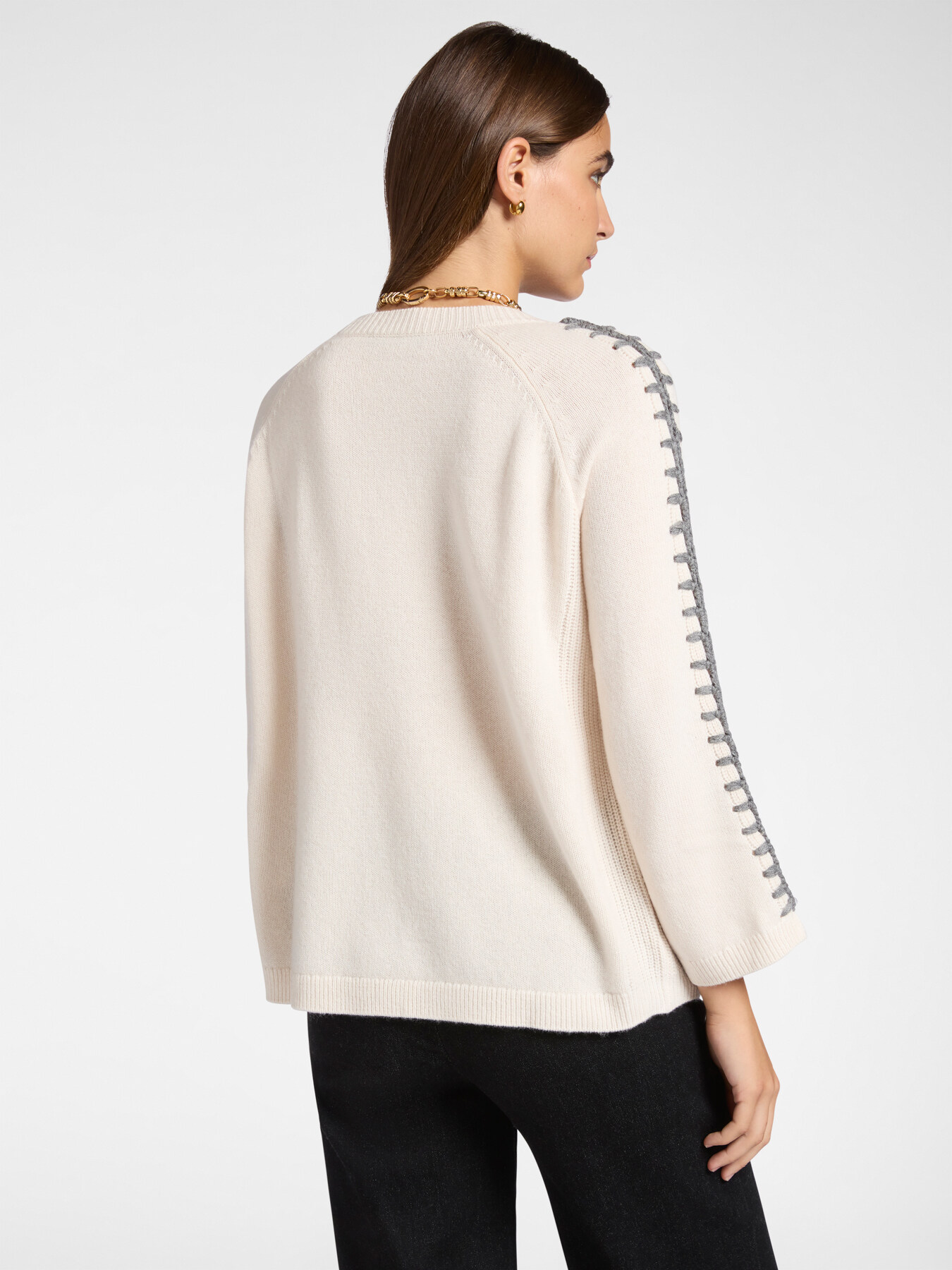 Maglia in pura lana con ricamo image number 1