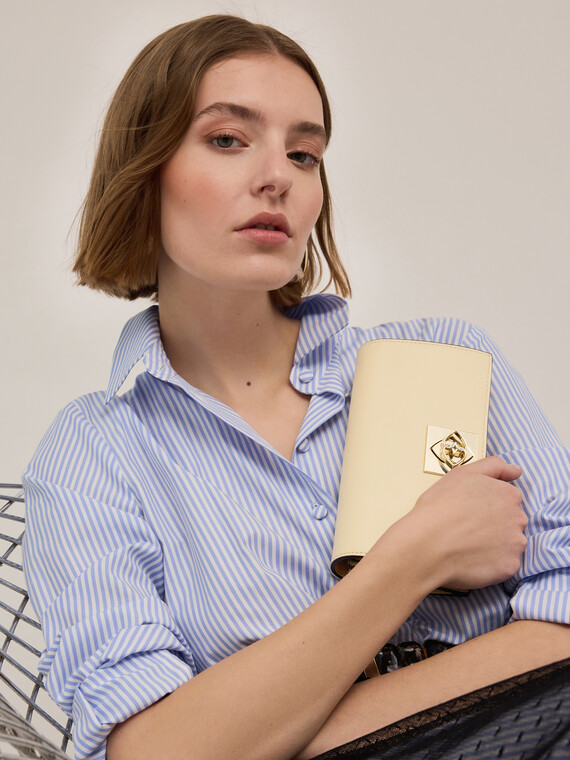 Wallet Bag aus beschichtetem Stoff
