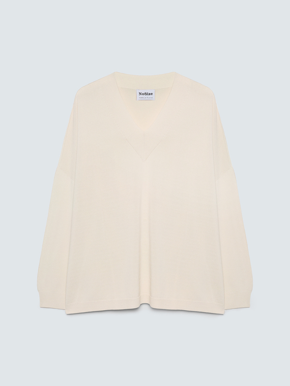 Feiner Strickpullover mit V-Ausschnitt