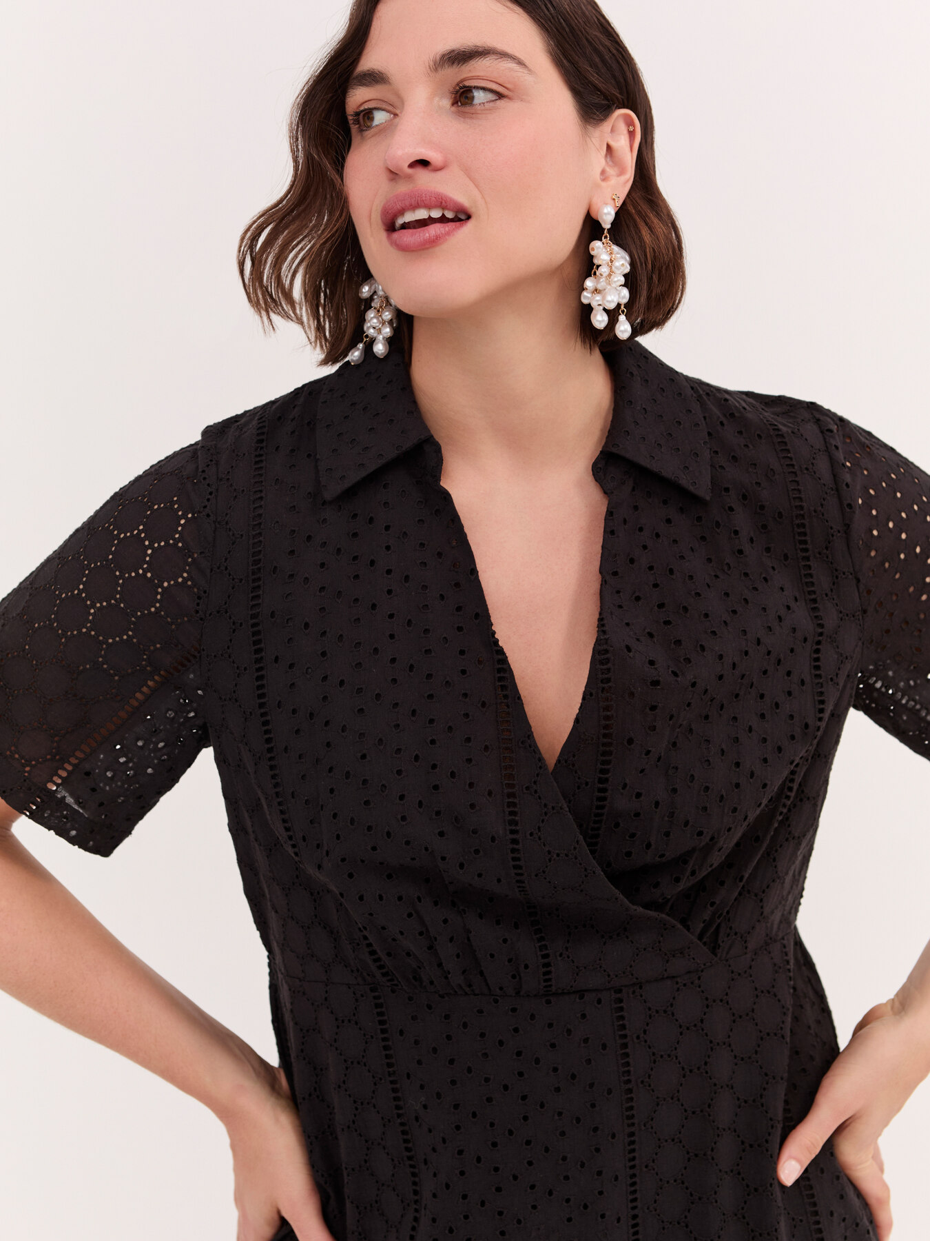 Robe ligne grecque DREAM en broderie anglaise image number 2