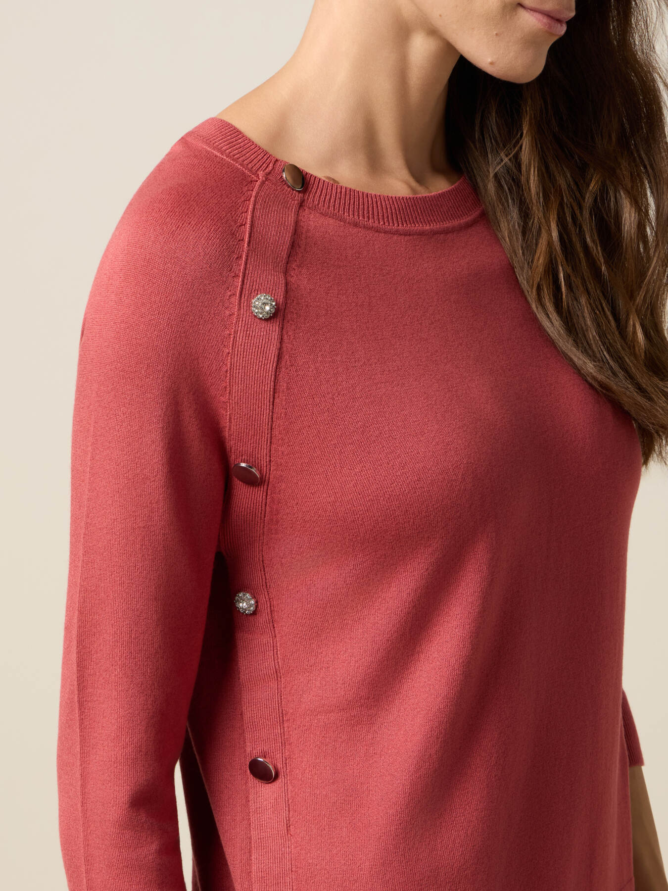 Maglia misto viscosa con bottoni decorativi image number 2