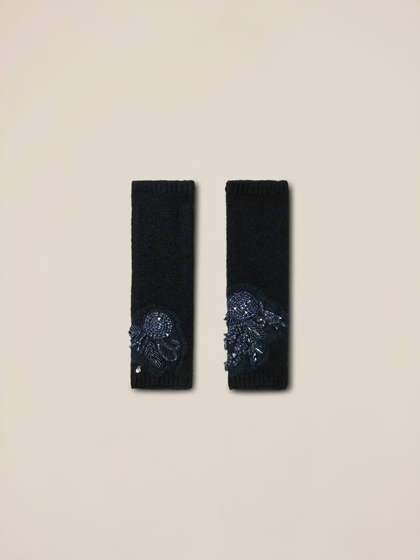 Manicotti in maglia con patch gioiello image number 1