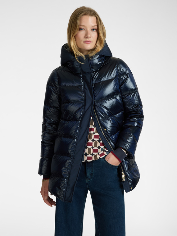 Daunenjacke mit Kapuze
