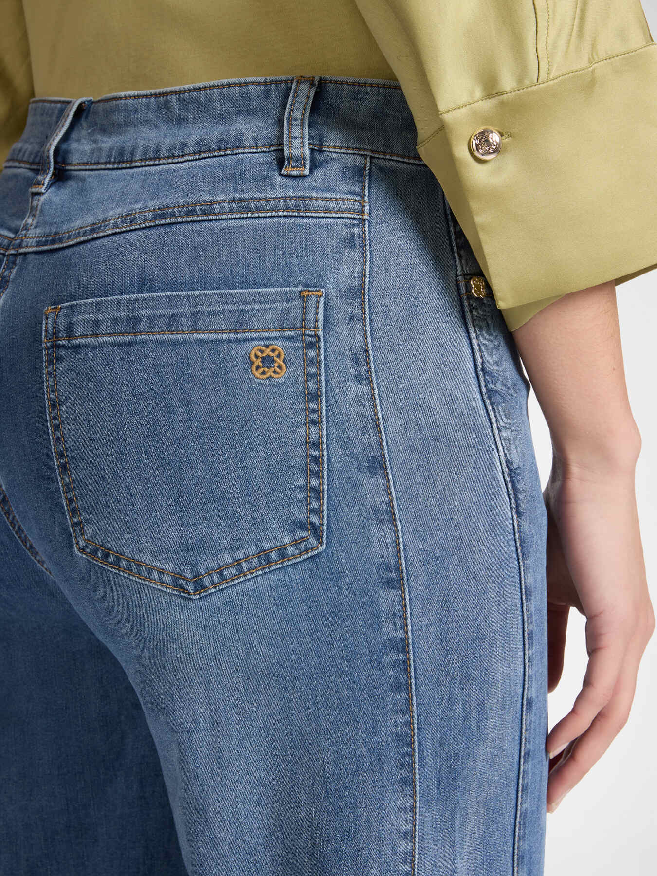 Jeans mit 5 Taschen, mittlere Bundh&ouml;he, weites Bein,  "Wanda" image number 3