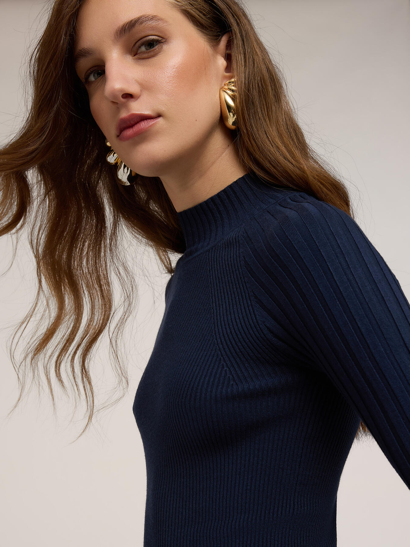 Fitted ribbed turtleneck sweater image number 3