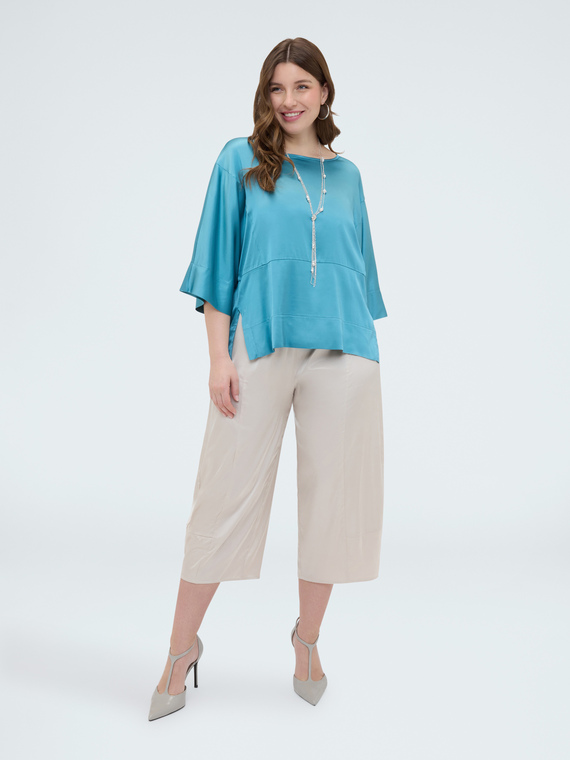Bluse aus Satin mit Carr&eacute;-Ausschnitt