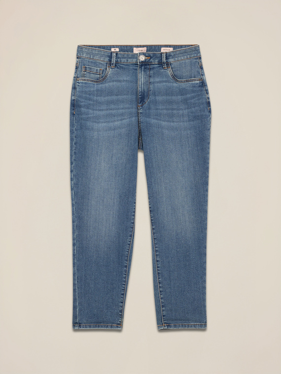 Jeans boyslim con bottone gioiello