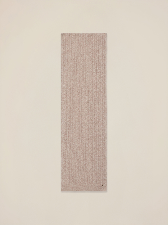 Long ribbed scarf