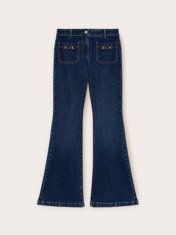 Flare-Jeans mit Metallschnallen