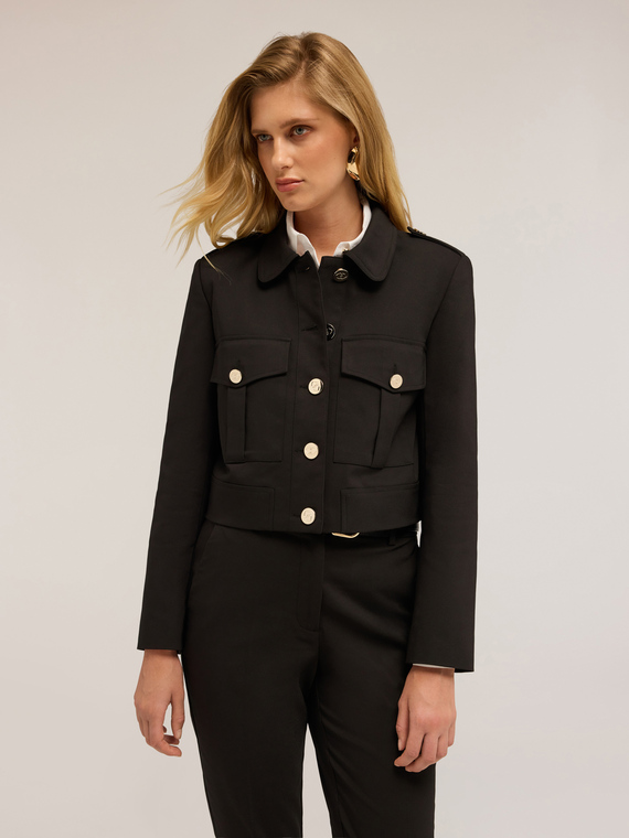 Cropped jacket with pockets