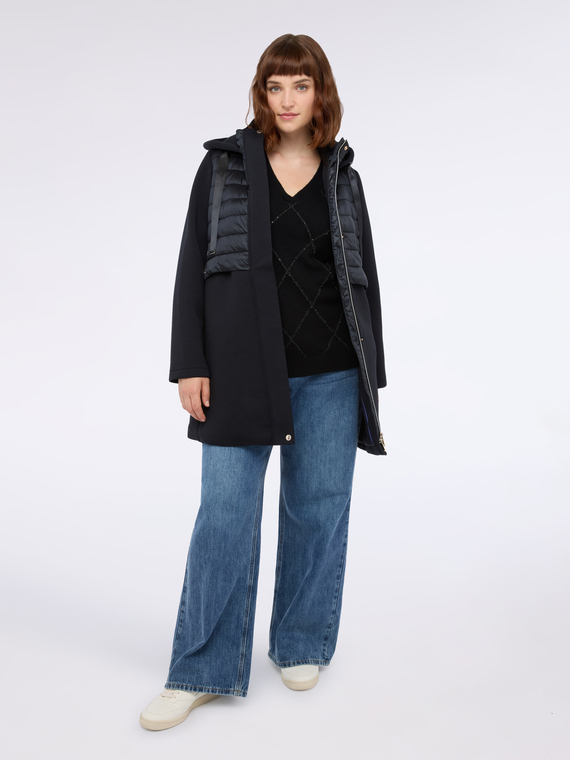 Piumino bimaterico lungo con cappuccio