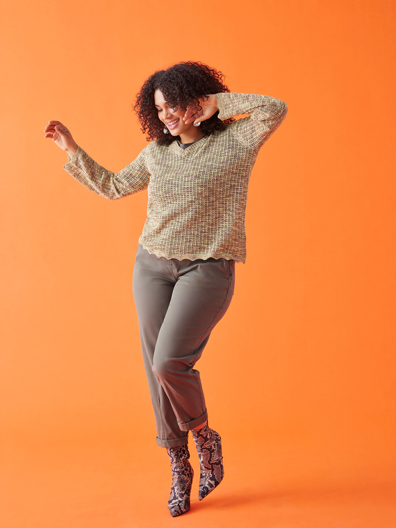 Melierter Pullover mit V-Ausschnitt
