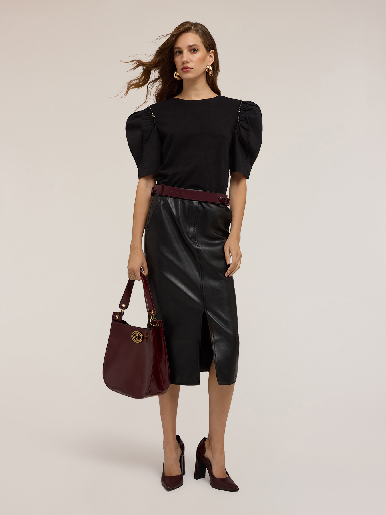 T-shirt with puff sleeves and stones image number 2