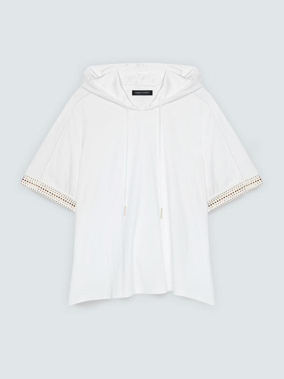T-shirt con cappuccio e bordini hotfix