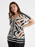 T-shirt with an ethnic print image number 0