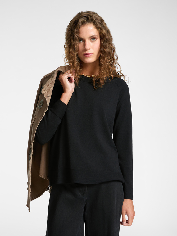 Boat neck sweater