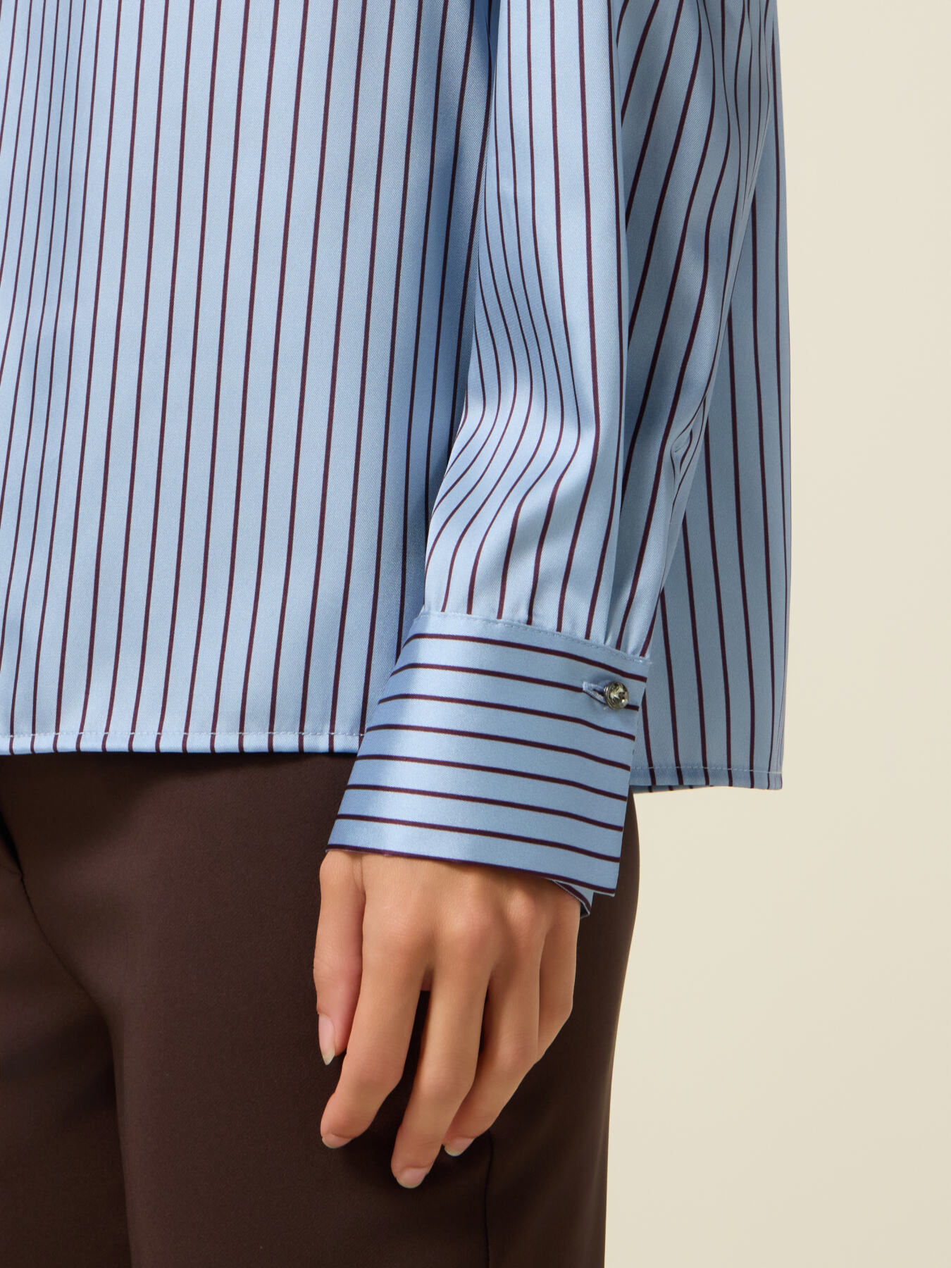 Blusa in raso a righe image number 2