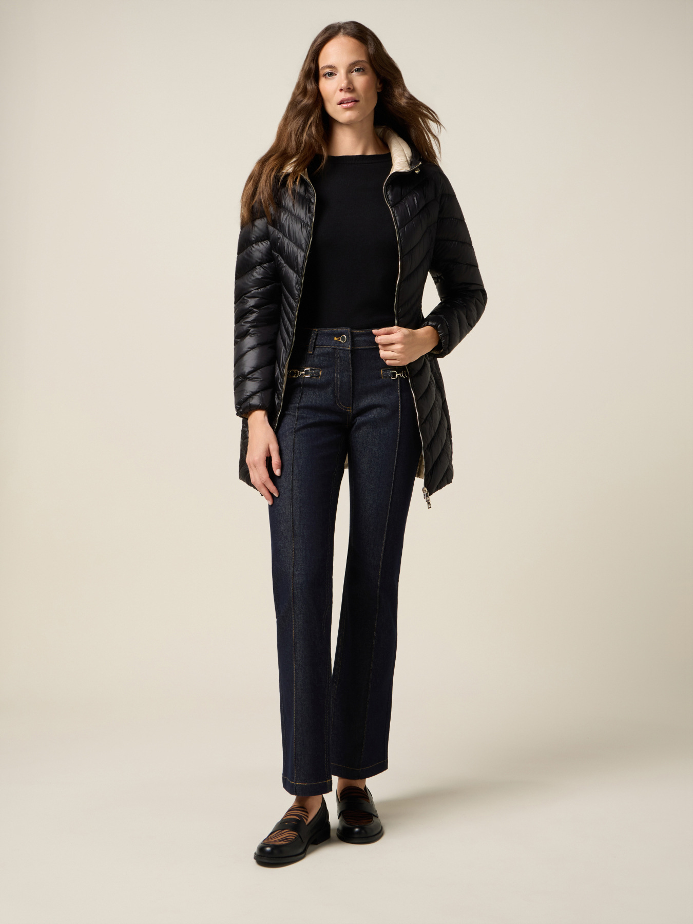 Jeans regular con catene metalliche image number 0