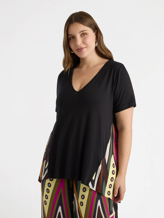T-shirt with printed back