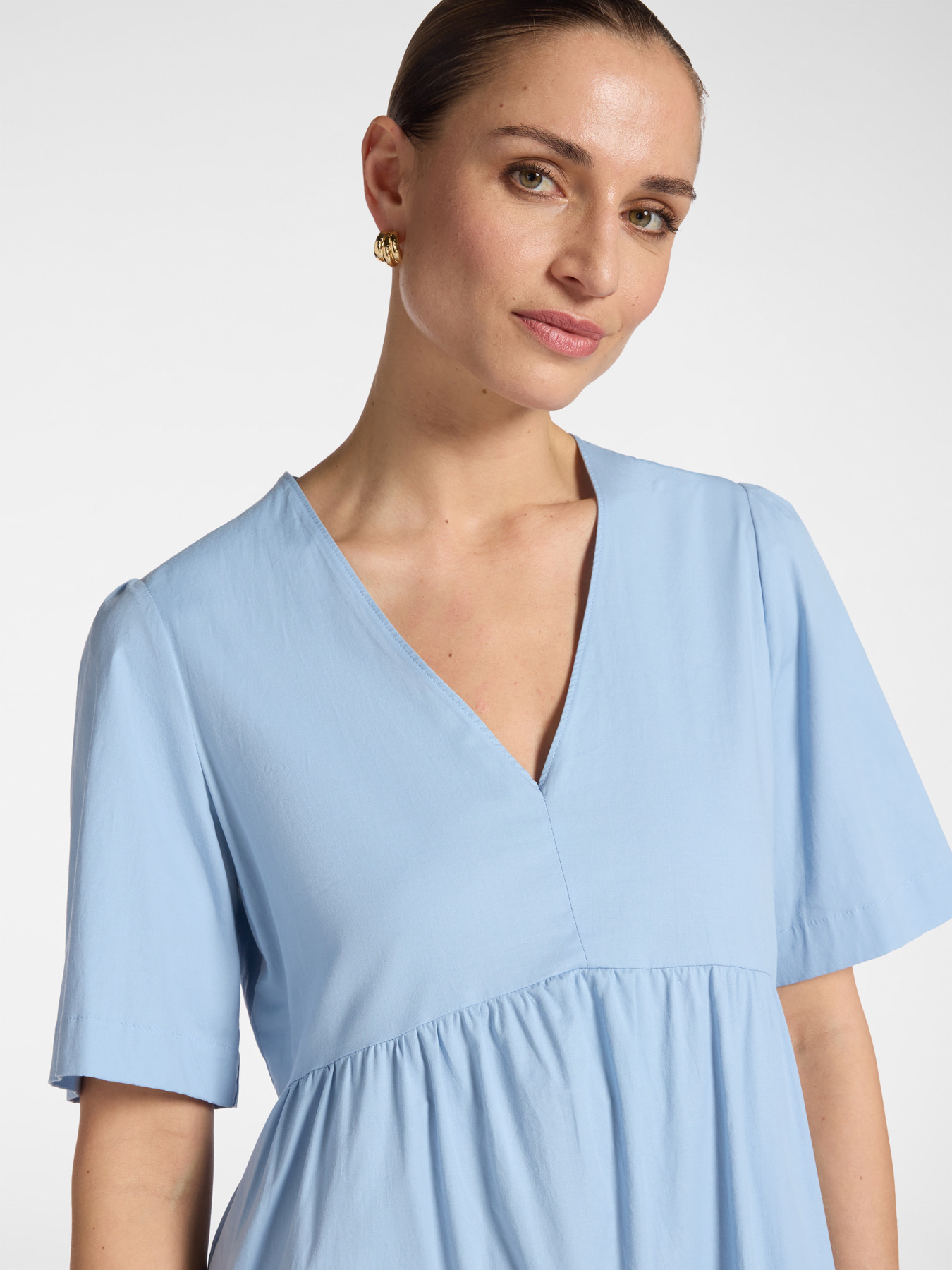 Midi dress with ruffles image number 3
