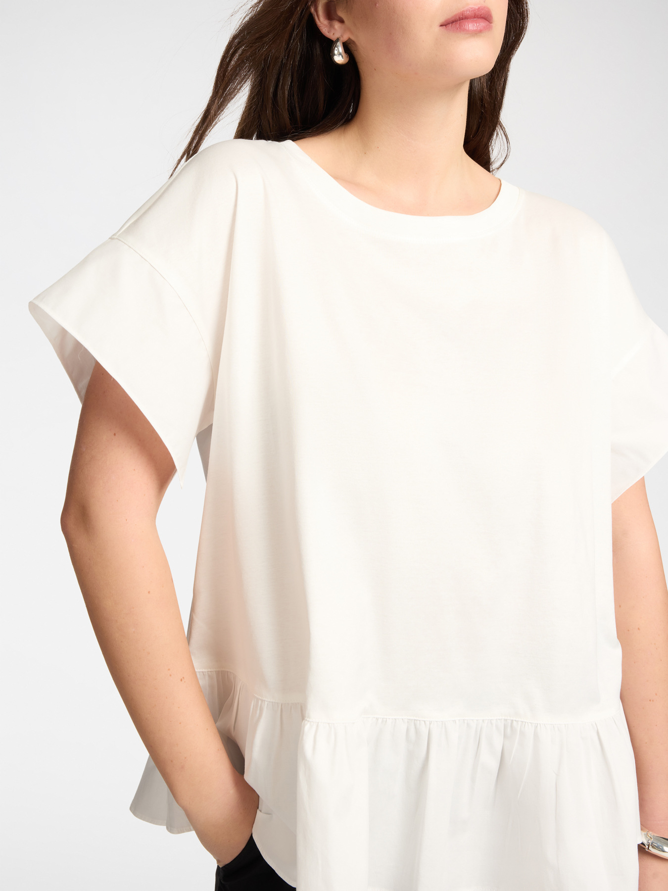 T-Shirt mit Volant am Saum image number 3