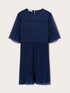 Robe brodée avec détails plissés image number 4