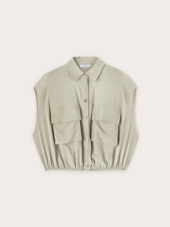 Cropped shirt with pockets
