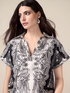 Blusa de satén estampada image number 2