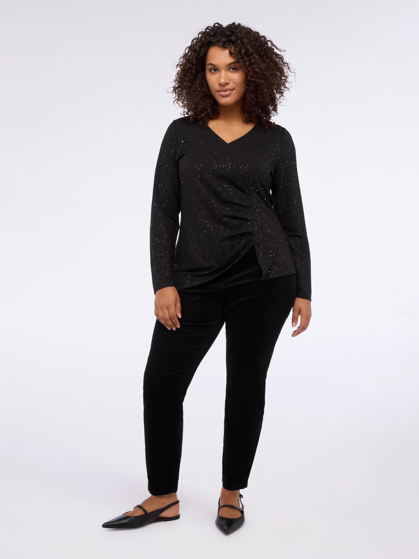 T-shirt pailleté avec drapé latéral image number 1