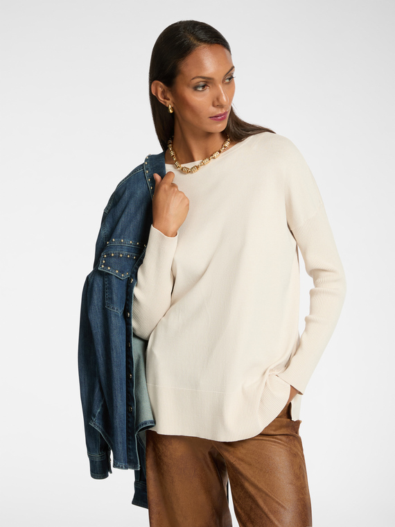 Camisola com decote em barco