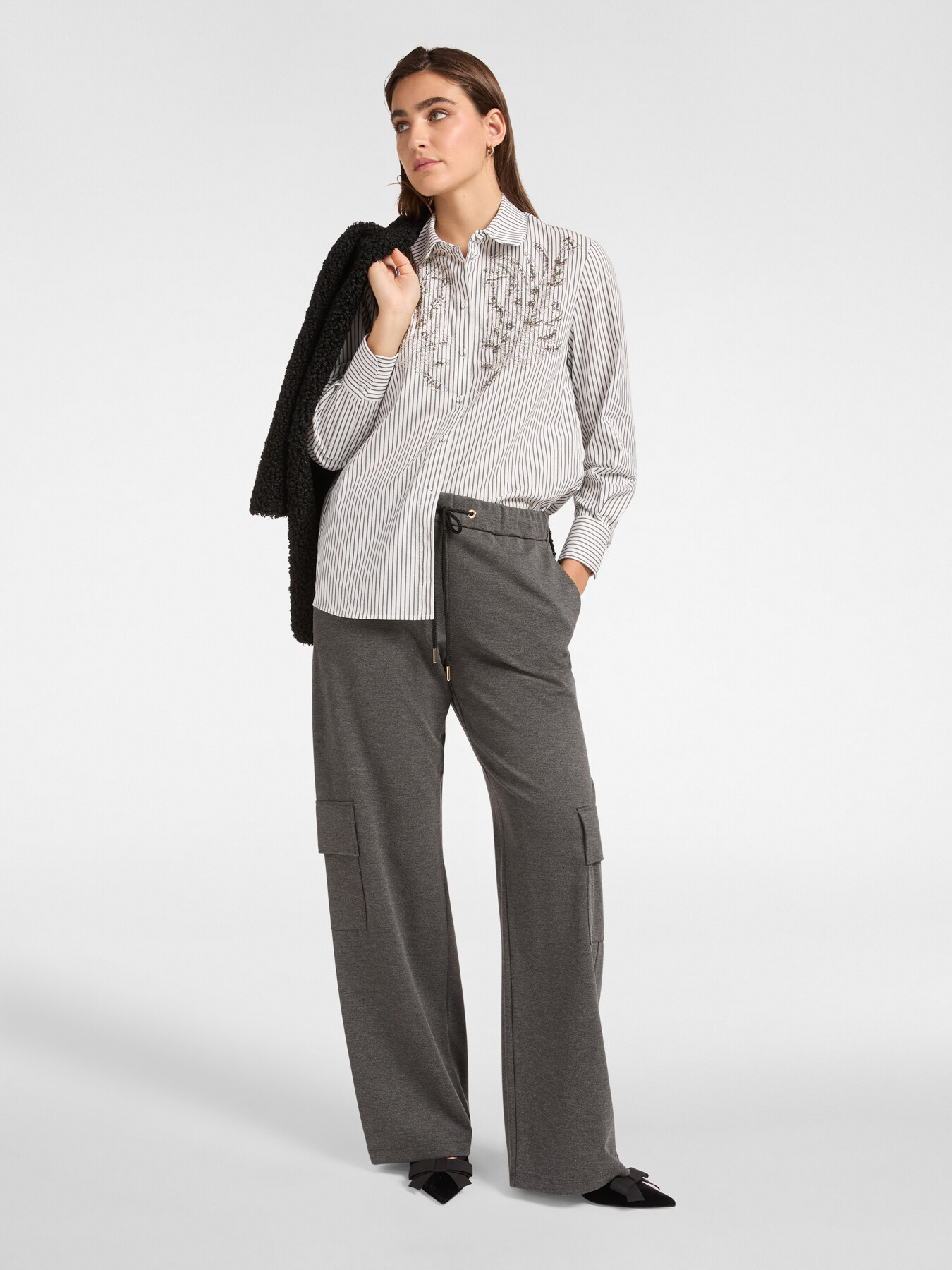 Camicia a righe con ricamo a mano image number 2