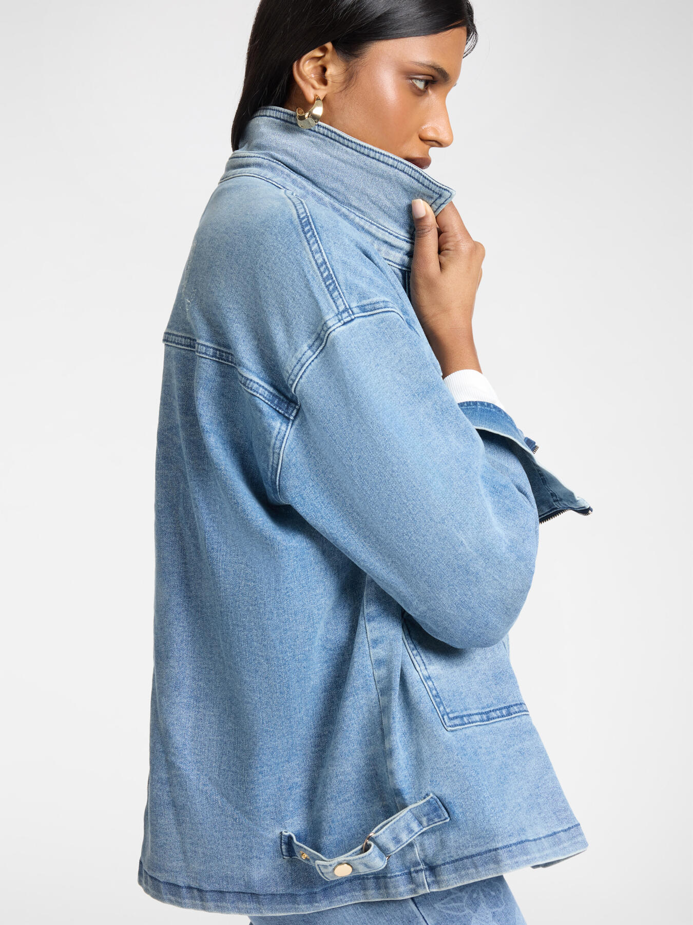 Stone washed denim jacket image number 3