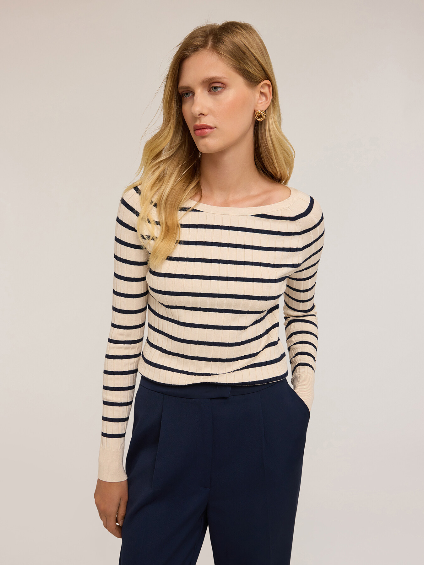 Pullover mit Bootsausschnitt in Flachrippe image number 3