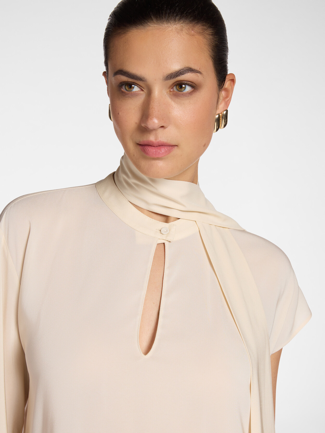 Blusa lunga asimmetrica con fusciacca image number 3
