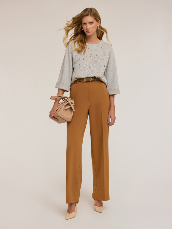 Trousers with stitching