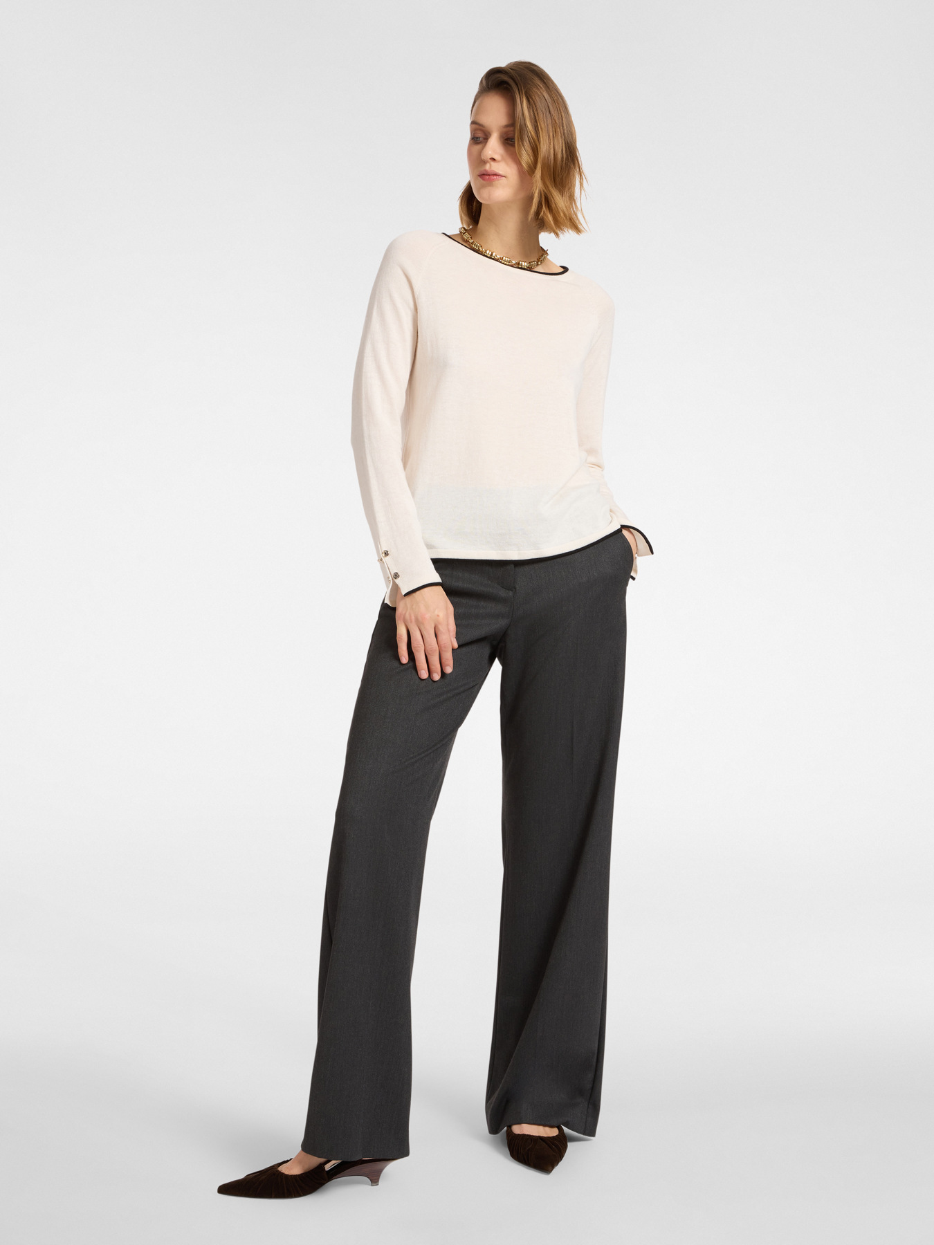 Pullover mit Kontrastkante image number 2