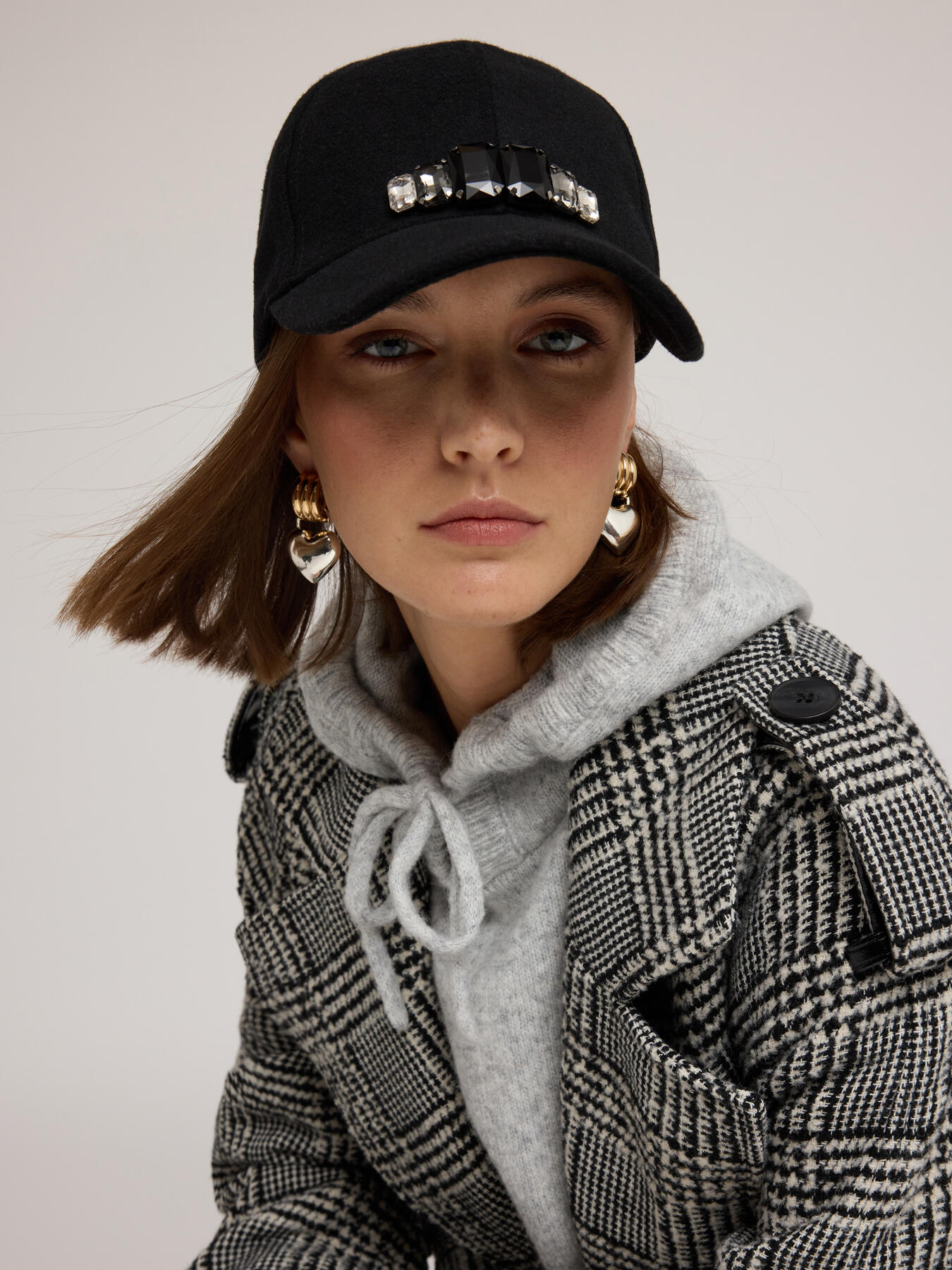 Cap with stone embroidery image number 0