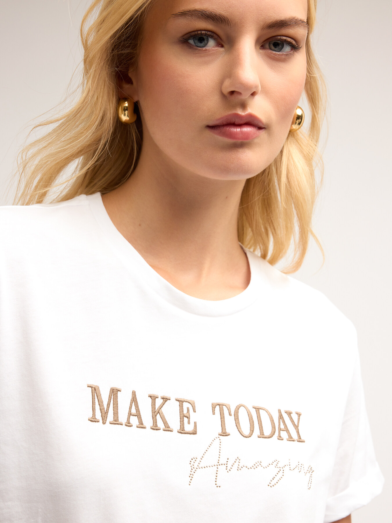 Boxy t-shirt with embroidered lettering image number 0