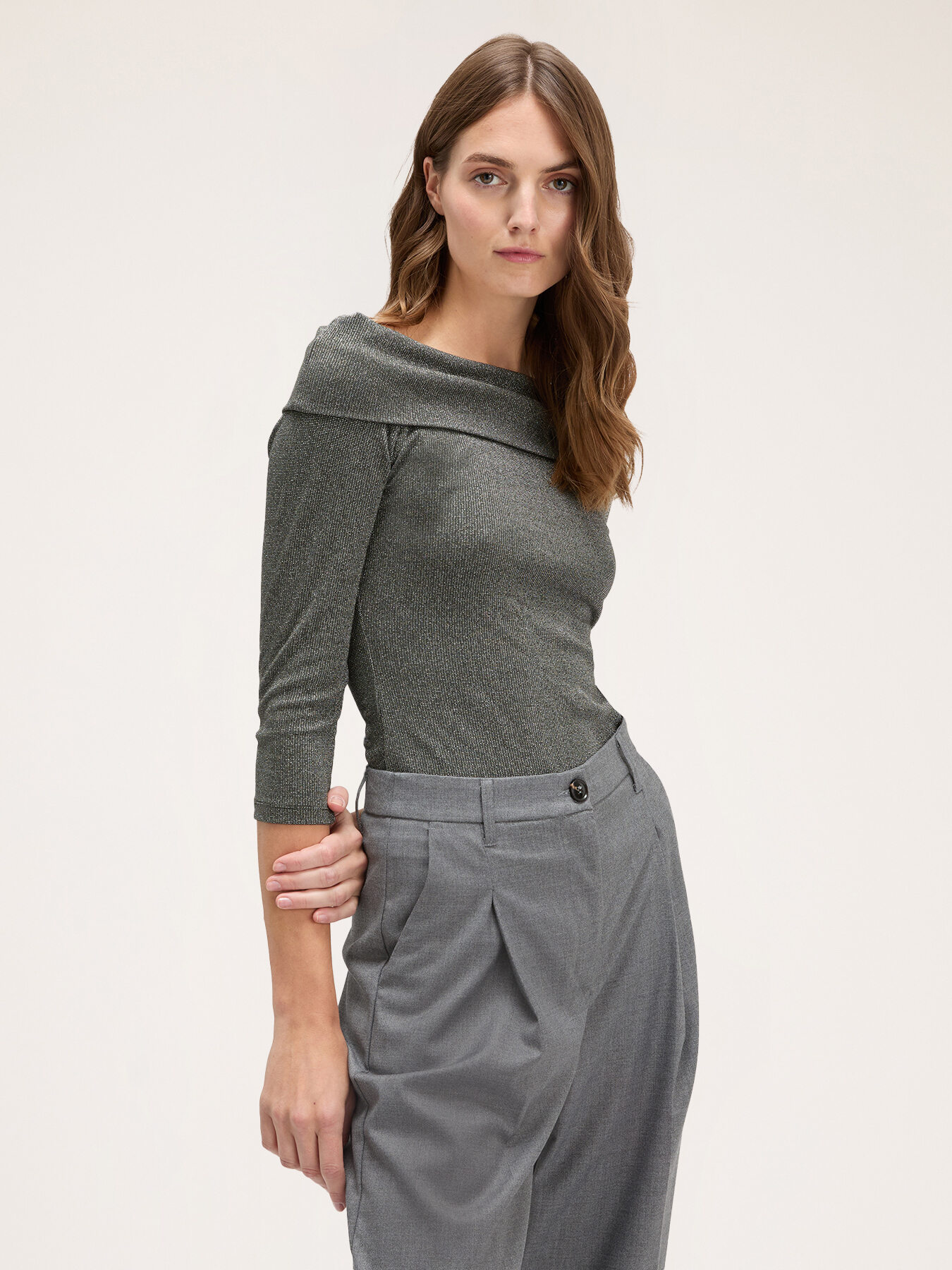 Off-shoulder lurex t-shirt image number 0