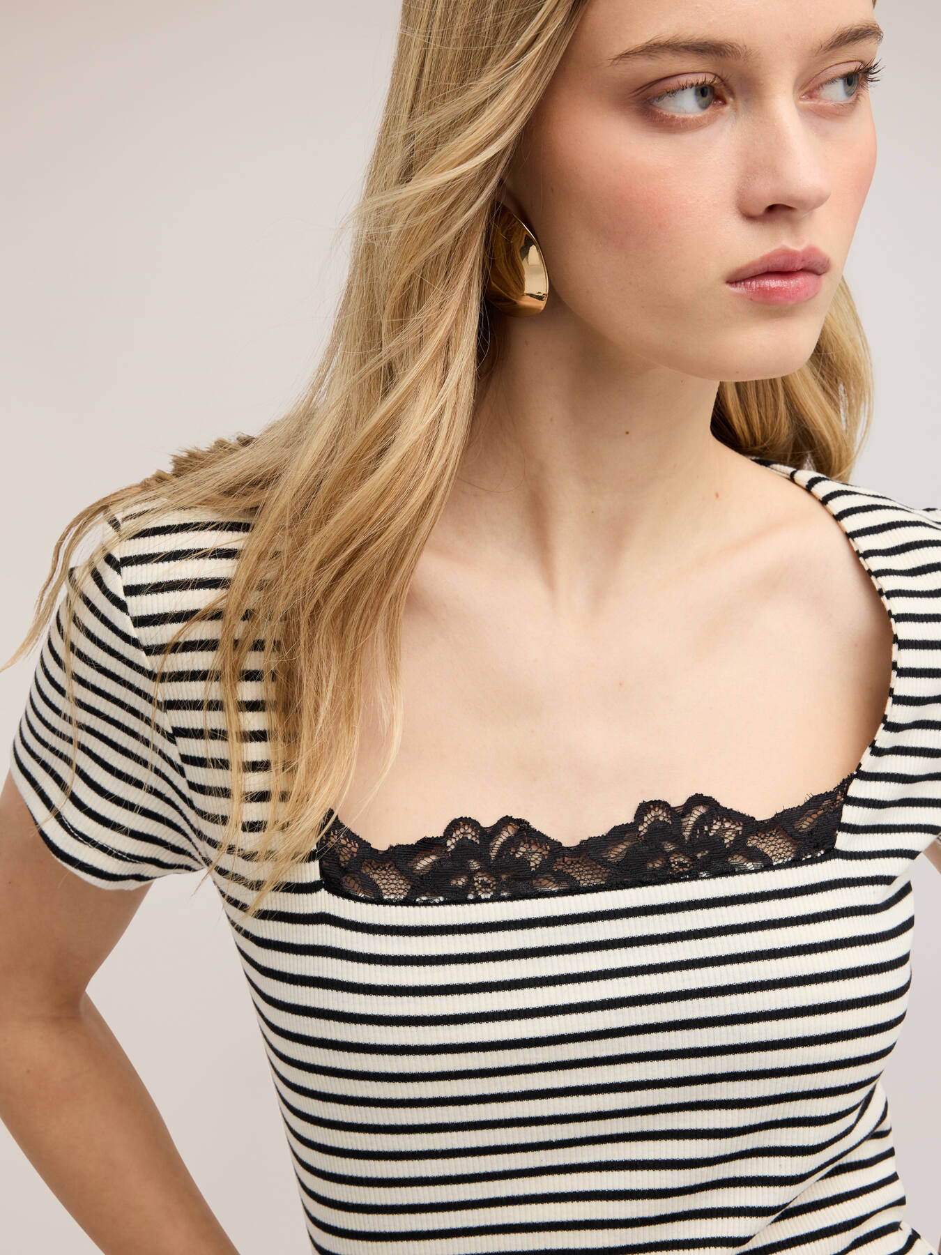 Striped t-shirt with lace detail image number 0