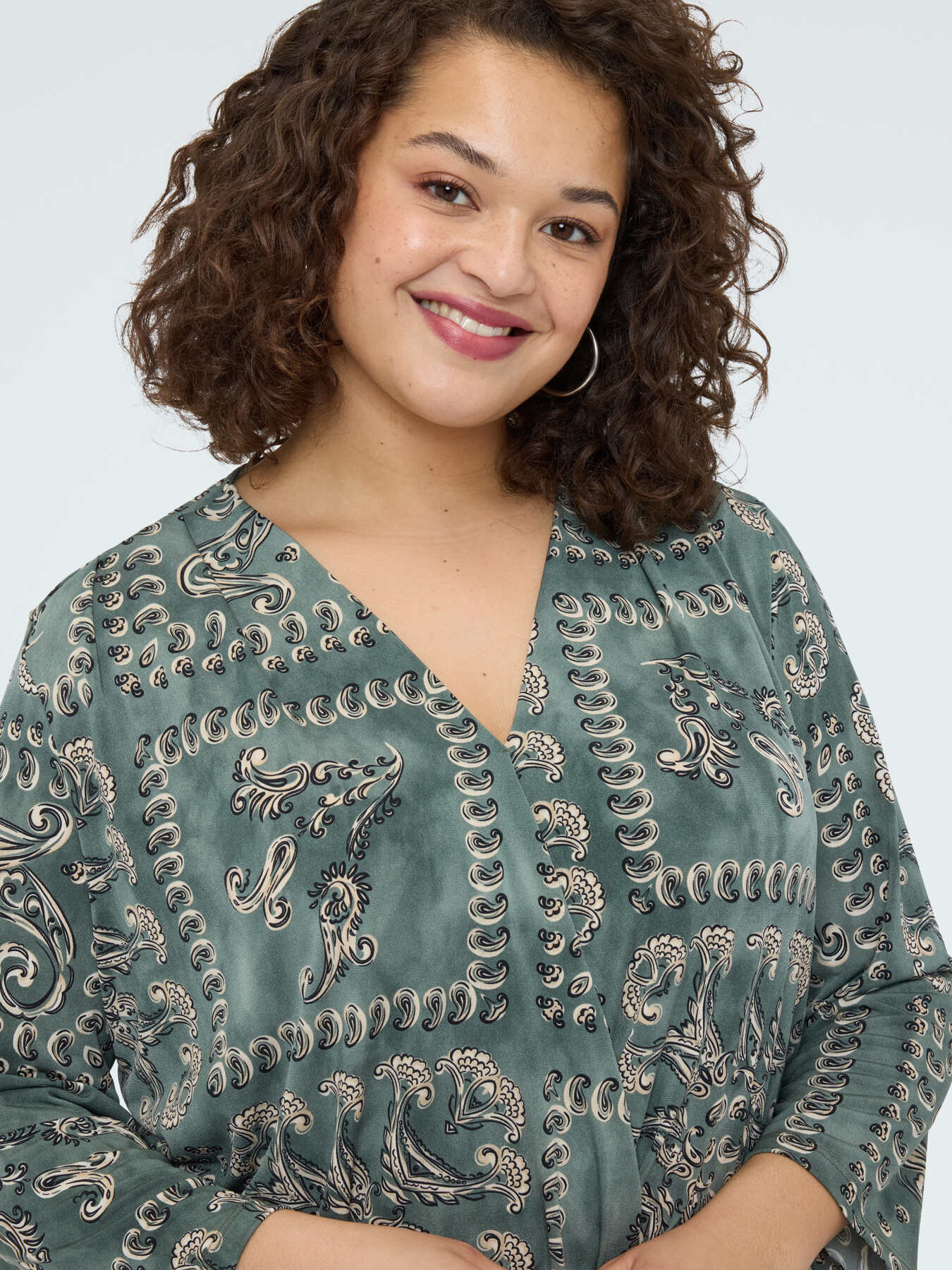 T-shirt en jersey avec imprim&eacute; paisley image number 3