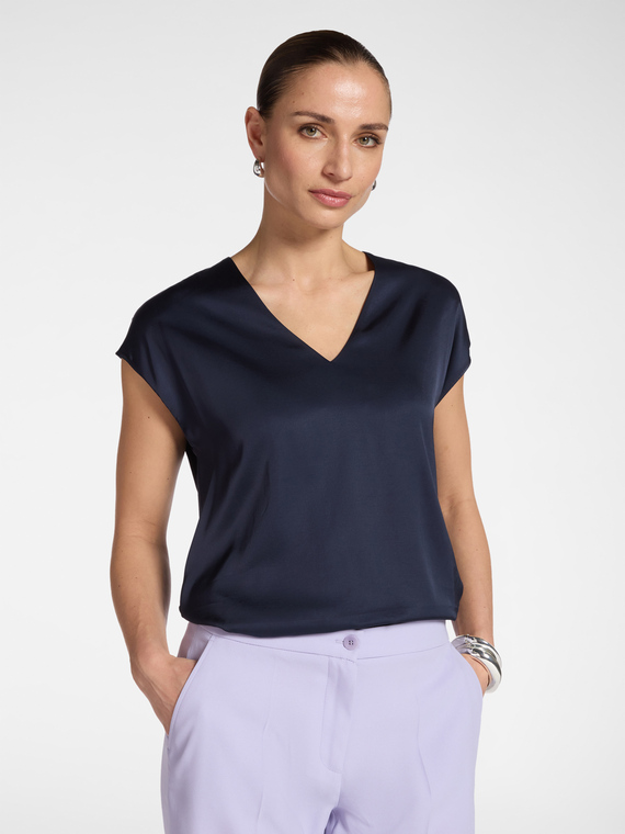 Blusa in raso con scollo a V