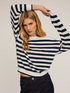 Pullover in maglia a righe image number 0