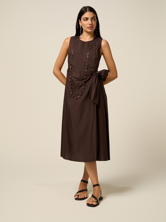 Midikleid mit seitlicher Schleife