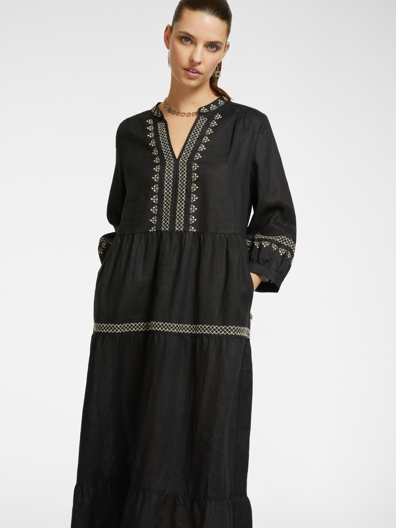 Robe brodée en lin image number 2