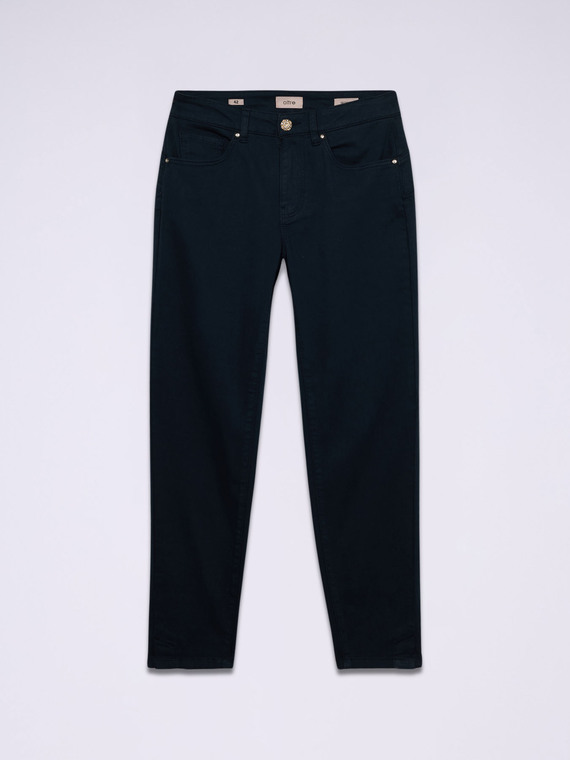 Pantalon skinny en coton et tencel avec bouton bijou