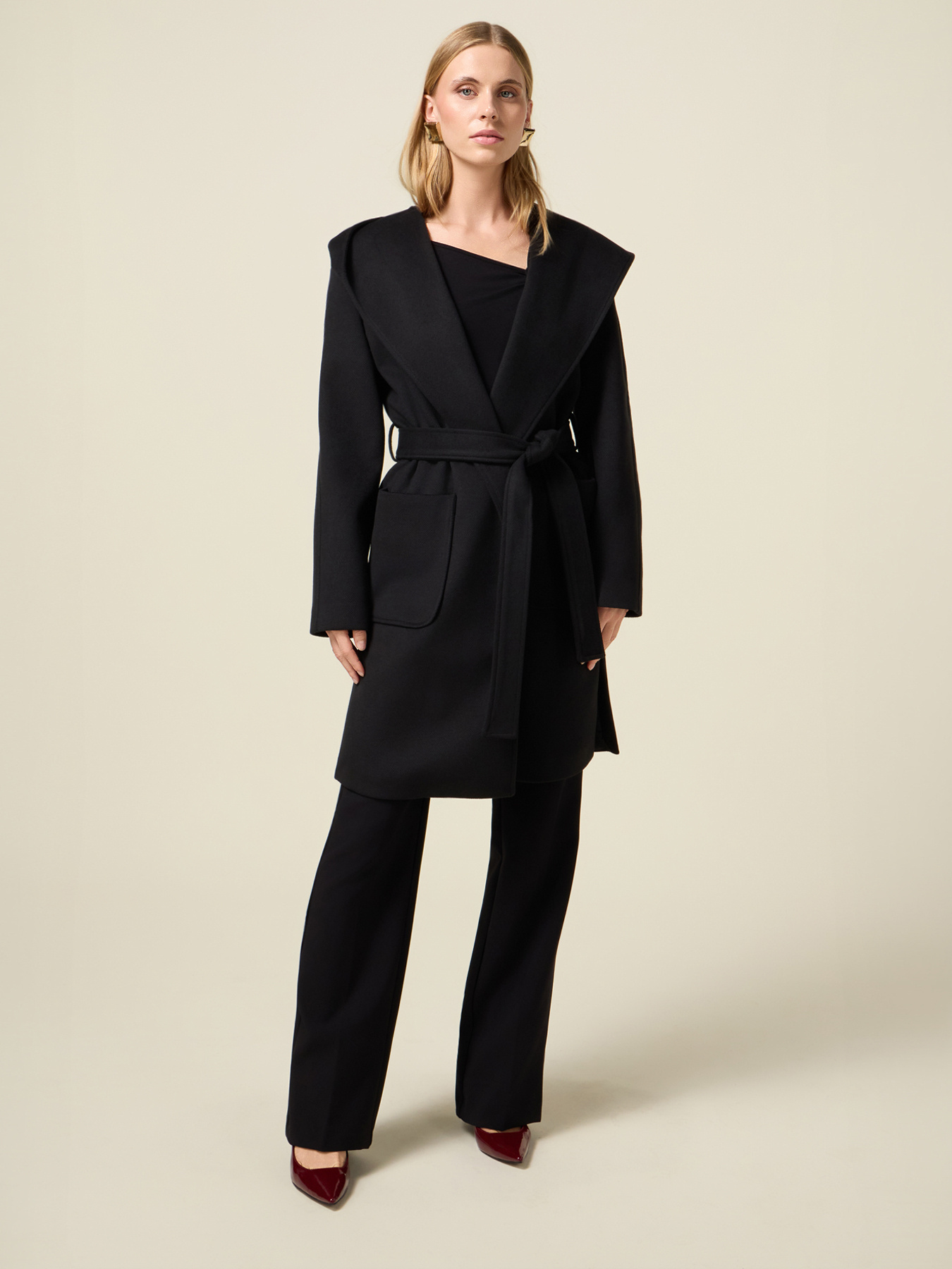 Mantel mit Kapuze und Gürtel image number 0