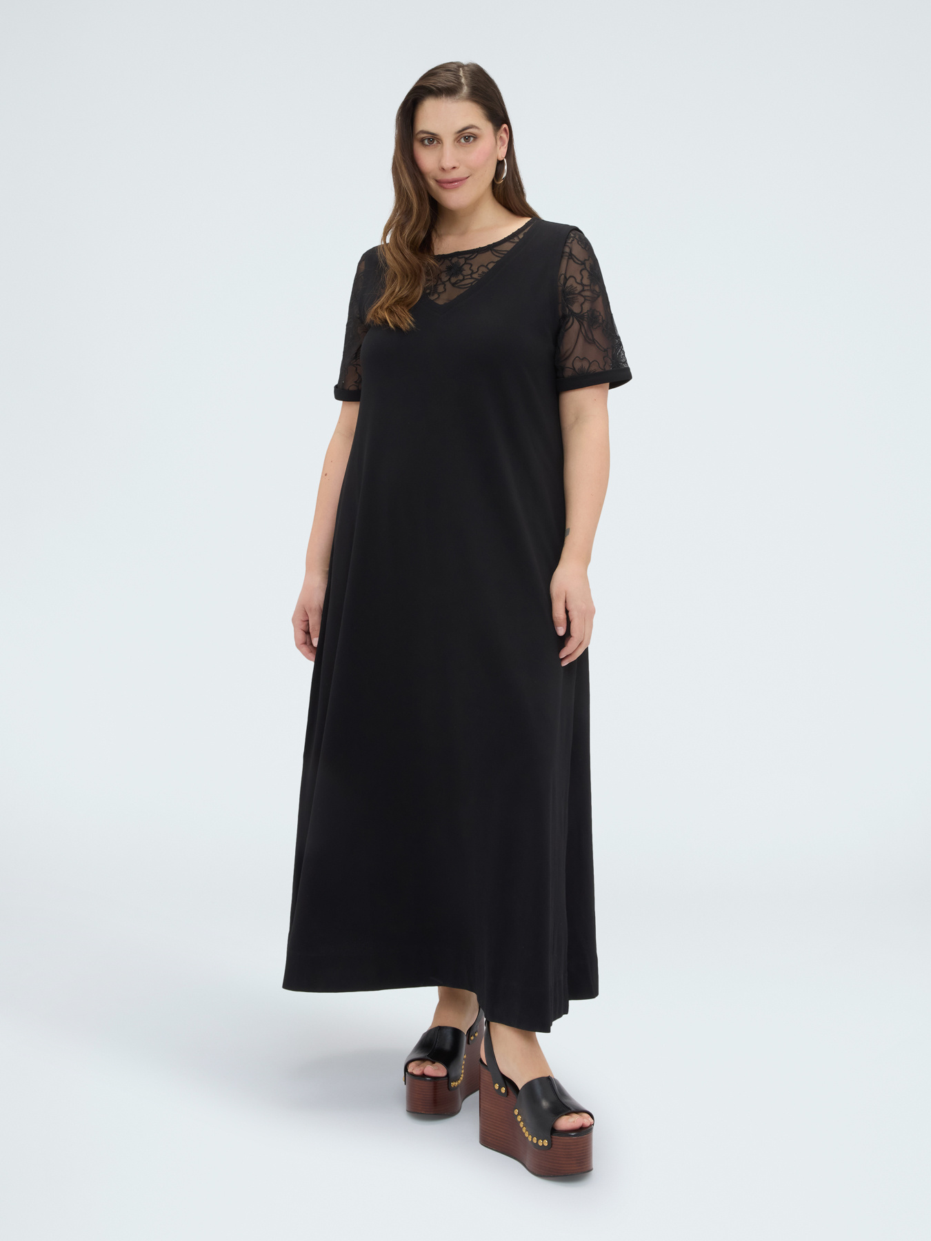 Robe ligne A longue avec d&eacute;tails floraux image number 0