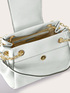 Bolso de hombro con cadena dorada image number 4